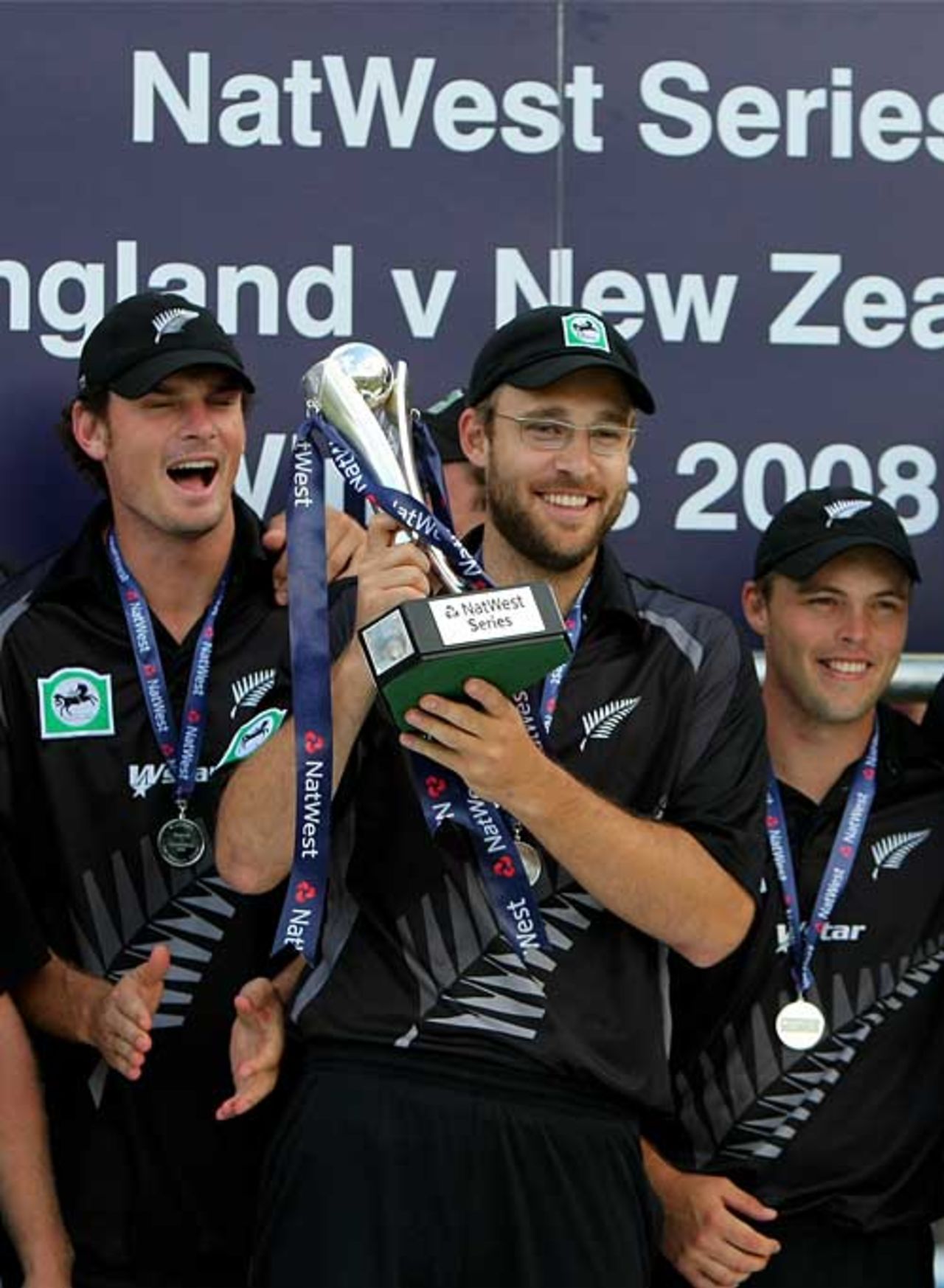 Daniel Vettori holds aloft the series trophy after their 51-run victory, England v New Zealand, 5th ODI, Lord's, June 28, 2008