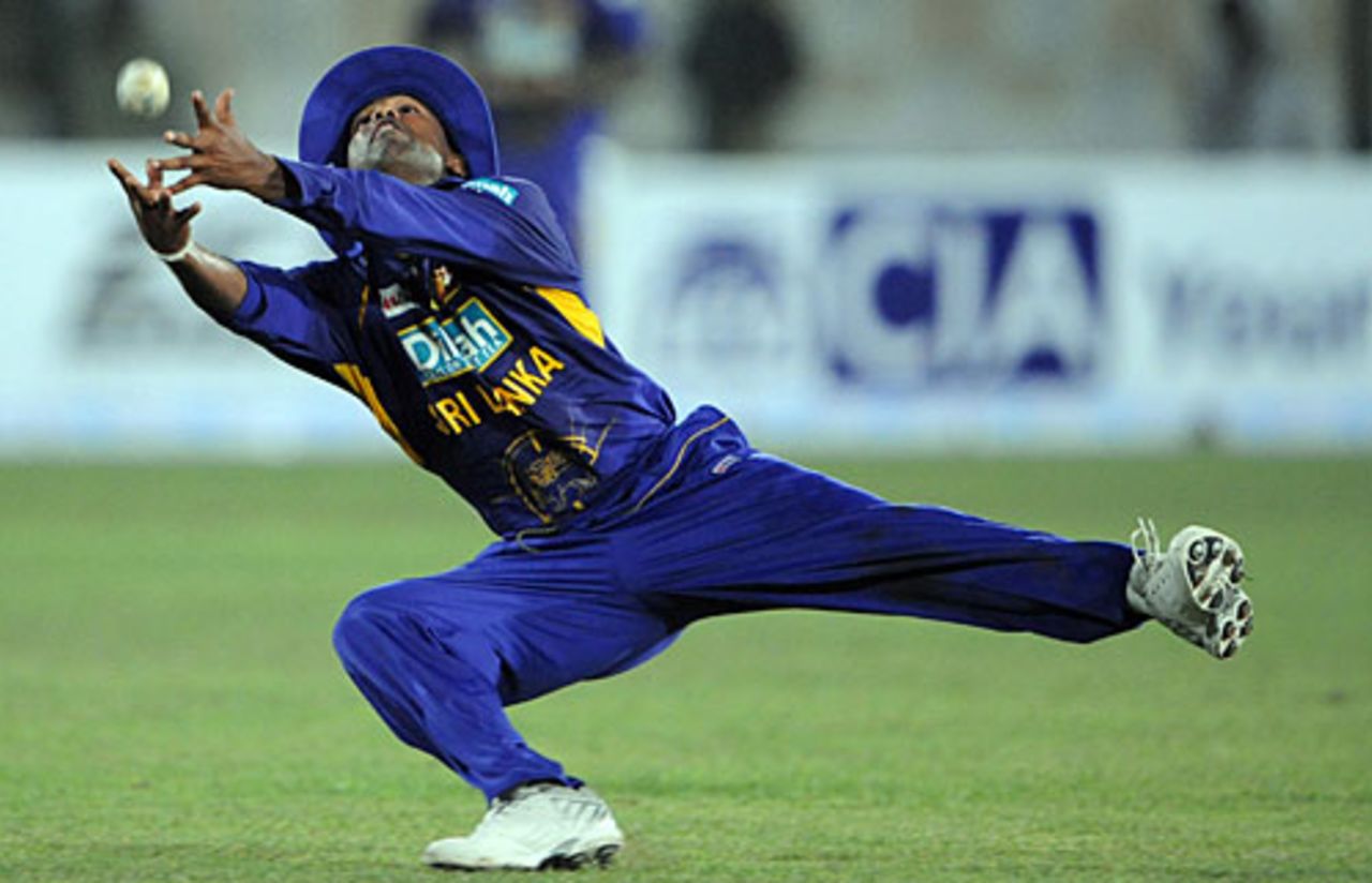 Chamara Silva dropped Shoaib Malik on 51, Pakistan v Sri Lanka, Super Fours, Asia Cup, Karachi, June 29, 2008