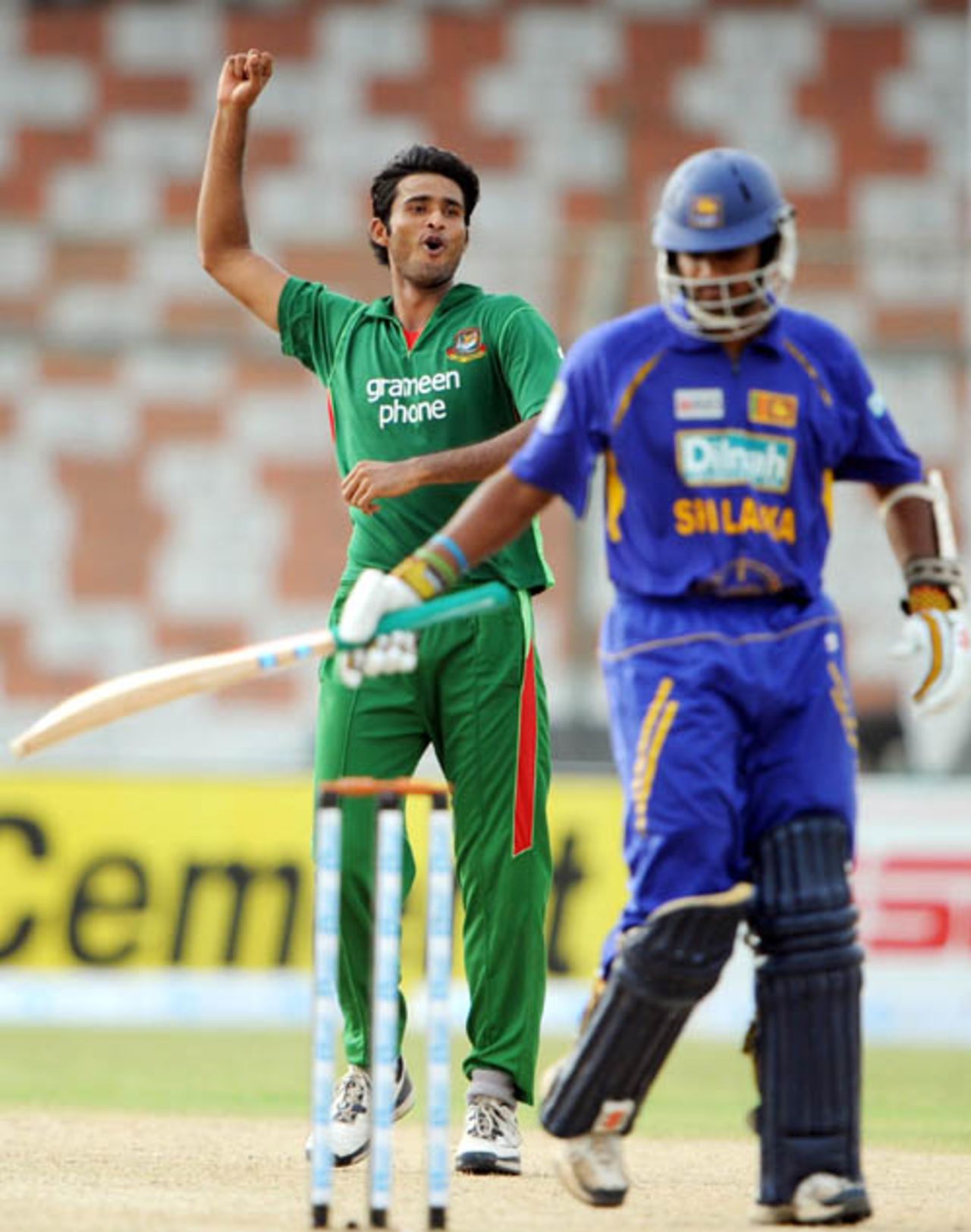 Shahadat Hossain is delighted after removing Chamara Kapugedera, Bangladesh v Sri Lanka, Super Four, Asia Cup, Karachi, June 30, 2008