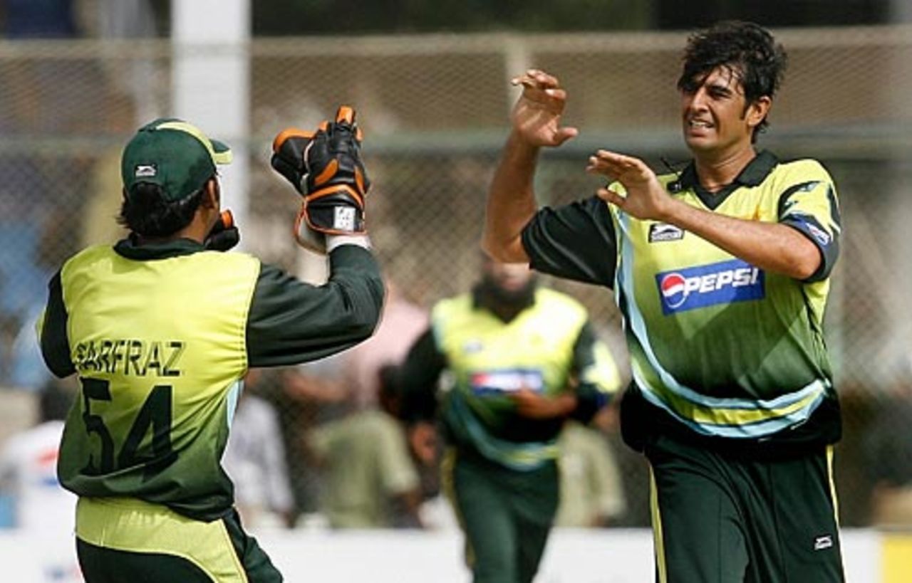 Abdur Rauf took the crucial wickets of Virender Sehwag and Suresh Raina, Pakistan v India, Super Four, Asia Cup, Karachi, July 2, 2008