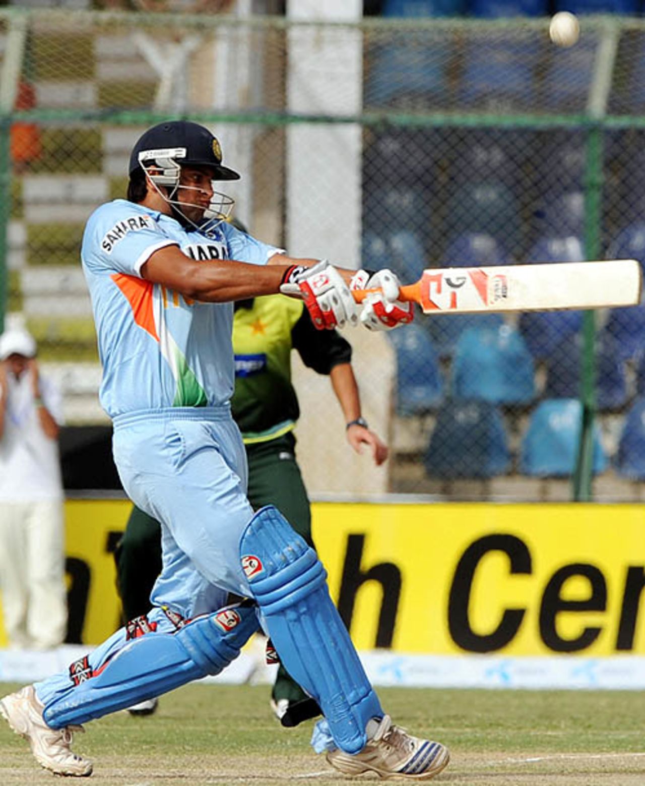 Suresh Raina fell to a top-edge while attempting the pull, Pakistan v India, Super Four, Asia Cup, Karachi, July 2, 2008