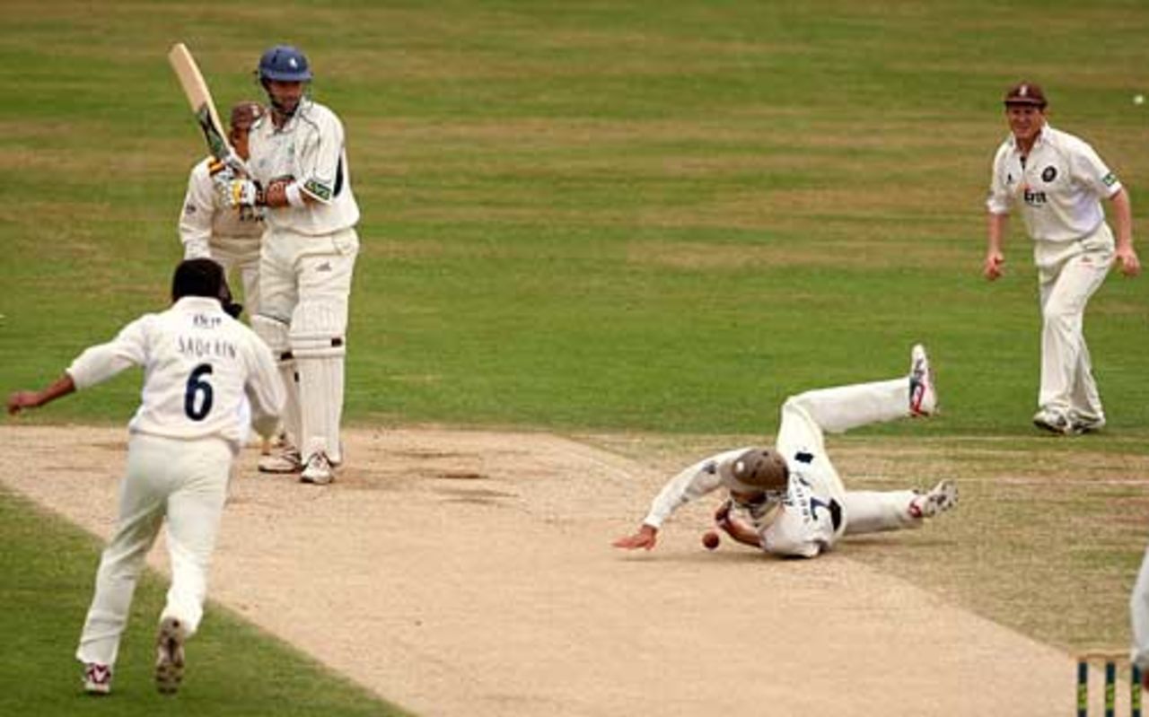 Martin van Jaarsveld is dropped as short leg as victory slips away from Surrey, Surrey v Kent, 4th day, The Oval, July 2, 2008
