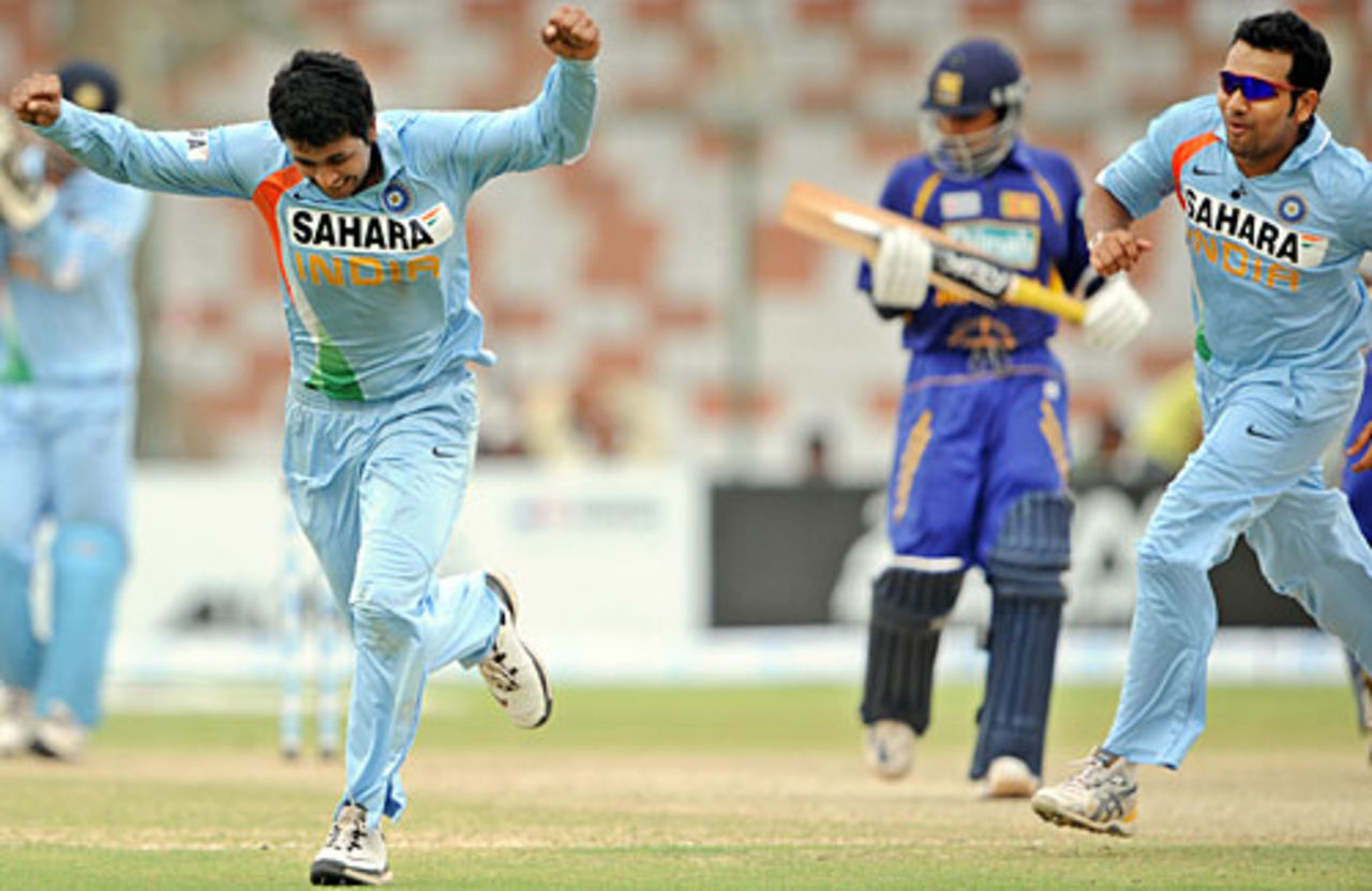 Pragyan Ojha is ecstatic at dismissing Mahela Jayawardene, India v Sri Lanka, Super Four, Asia Cup, Karachi, July 3, 2008