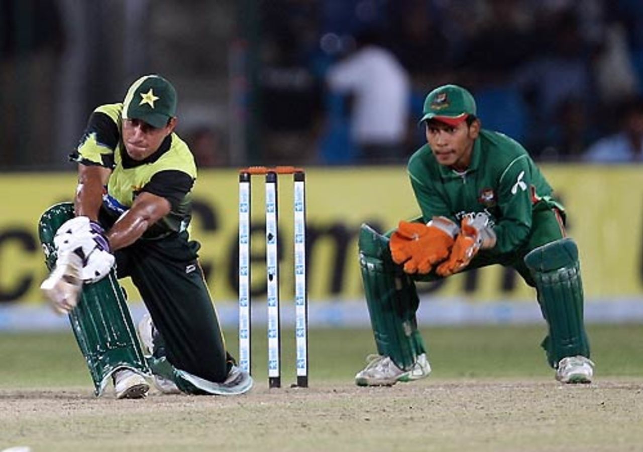 Nasir Jamshed scored his second half-century in as many games, Pakistan v Bangladesh, Super Four, Asia Cup, Karachi, July 4, 2008