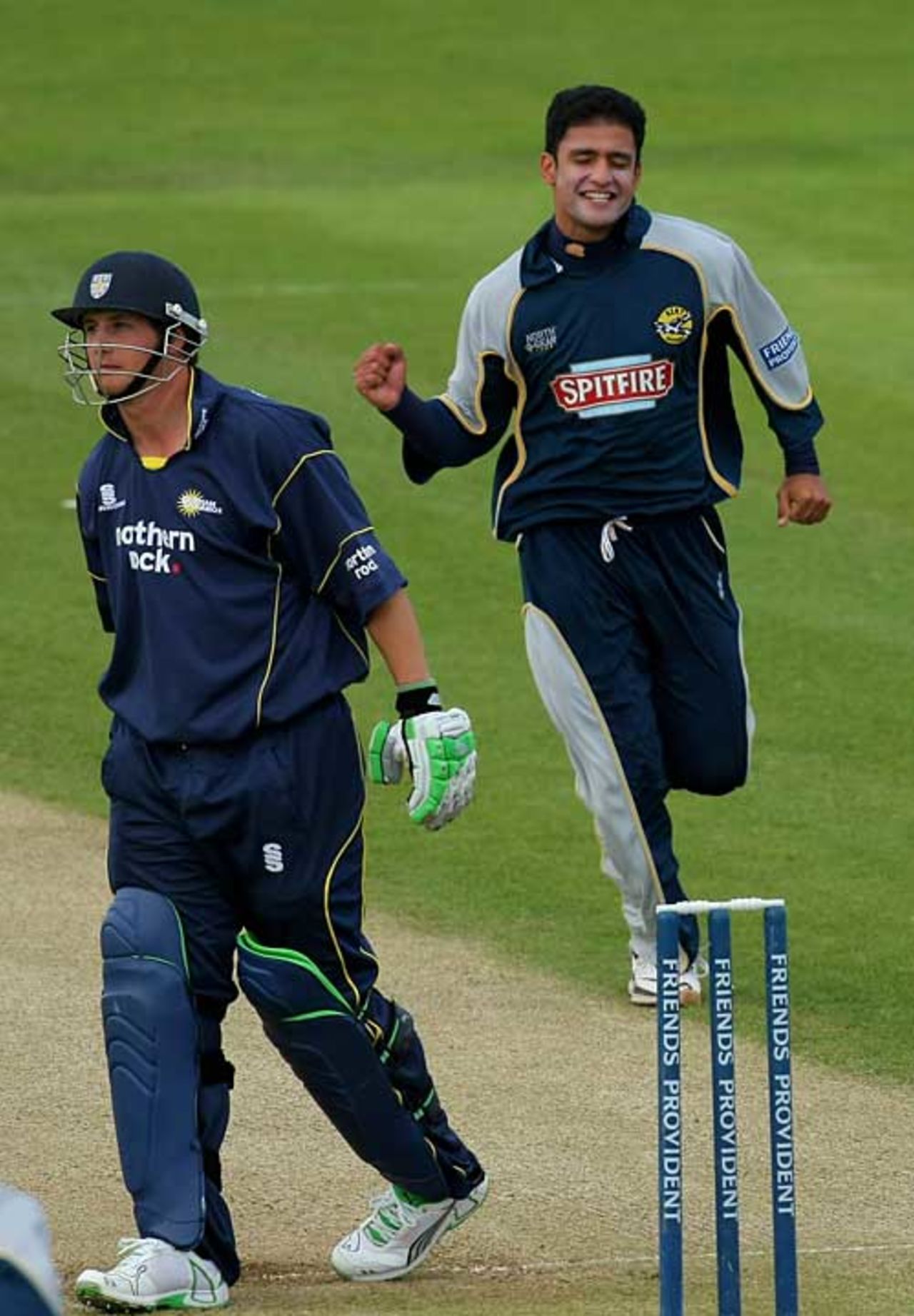 Yasir Arafat removes Phil Mustard early in Durham's run chase, Durham v Kent, Friends Provident semi-final, Chester-le-Street, July 4, 2008