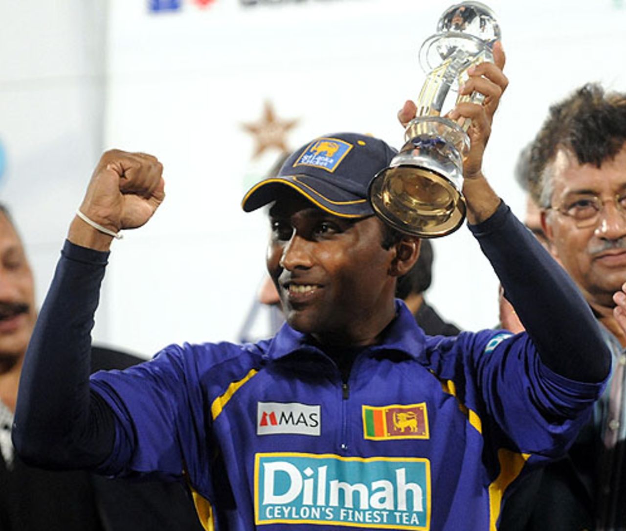 Mahela Jayawardene is a happy man with the trophy, India v Sri Lanka, Asia Cup final, Karachi, July 6, 2008