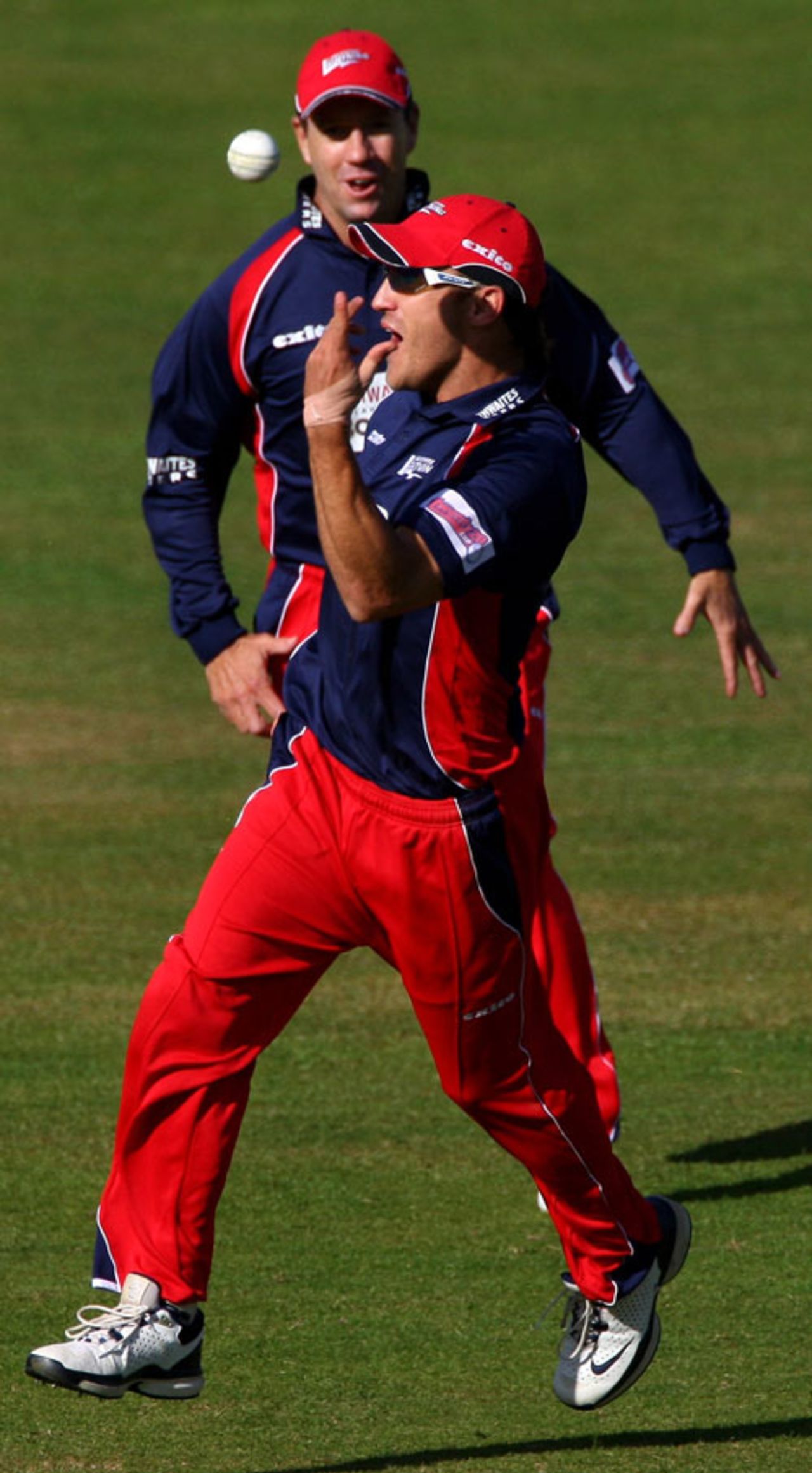 Francois du Plessis takes a blinding catch to dismiss Ben Scott, Middlesex v Lancashire, quarter-final, Twenty20 Cup, The Oval, July 8, 2008
