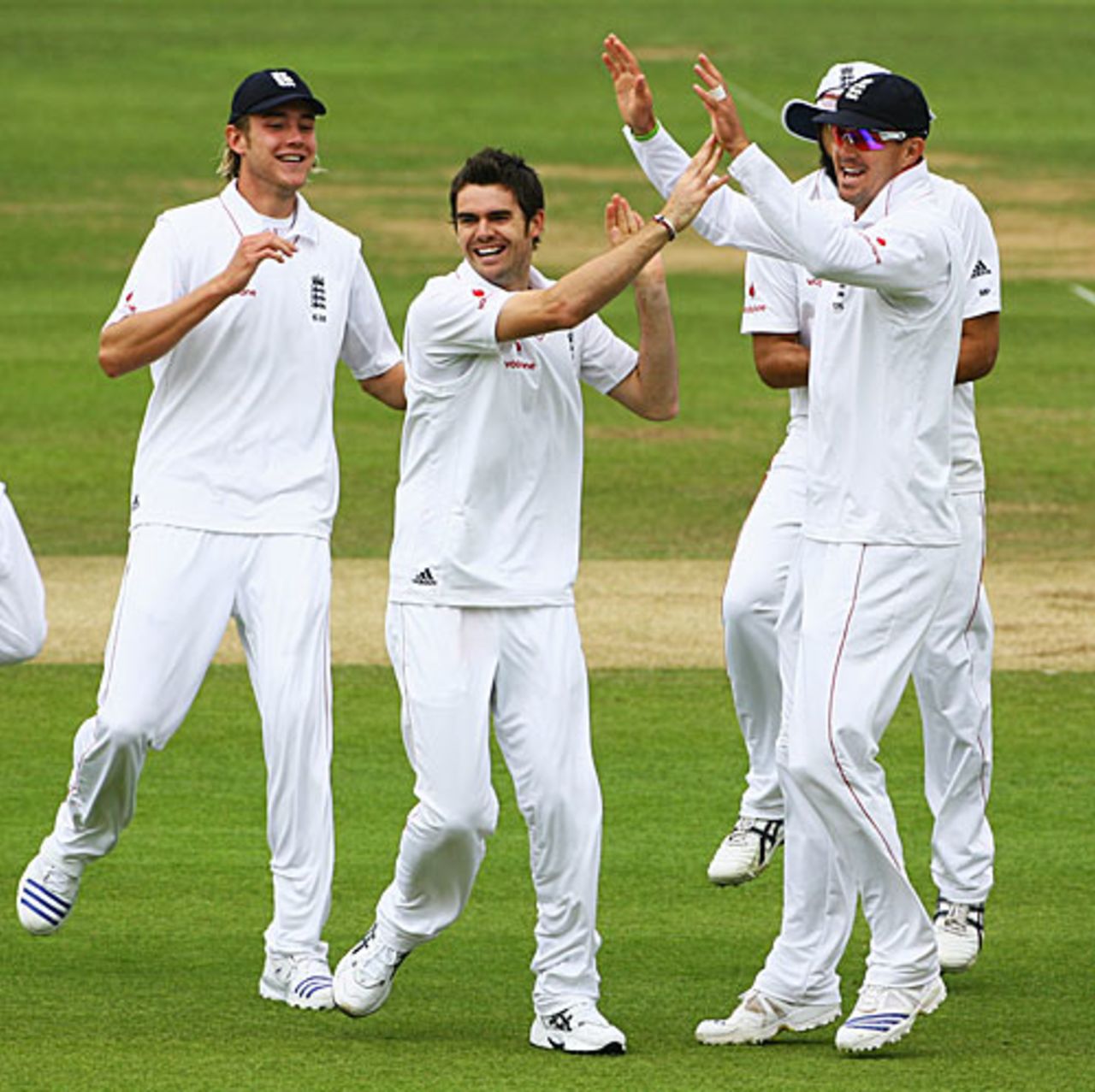 James Anderson is congratulated on Graeme Smith's wicket, 1st Test, Lord's, 3rd day, July 12, 2008