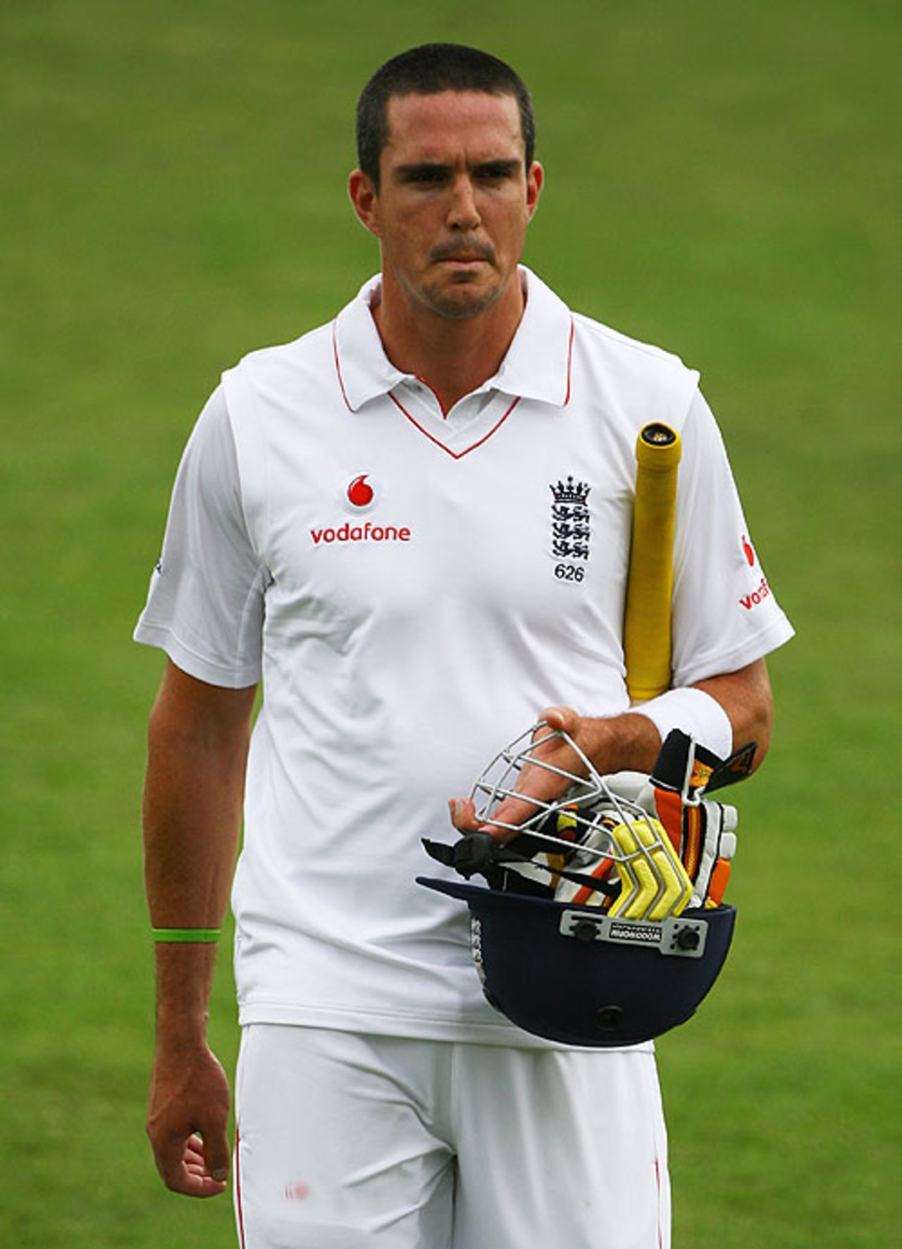 Kevin Pietersen cuts a disconsolate figure after falling for 45, England v South Africa, 2nd Test, Headingley, July 18, 2008