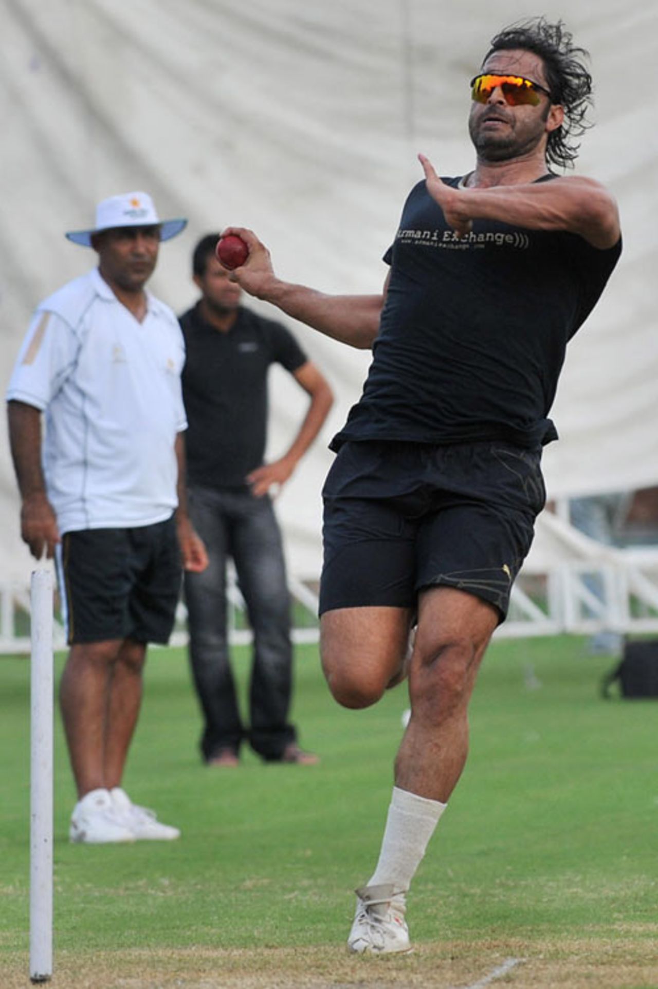 Shoaib Akhtar charges in during training, Lahore, July 19, 2008