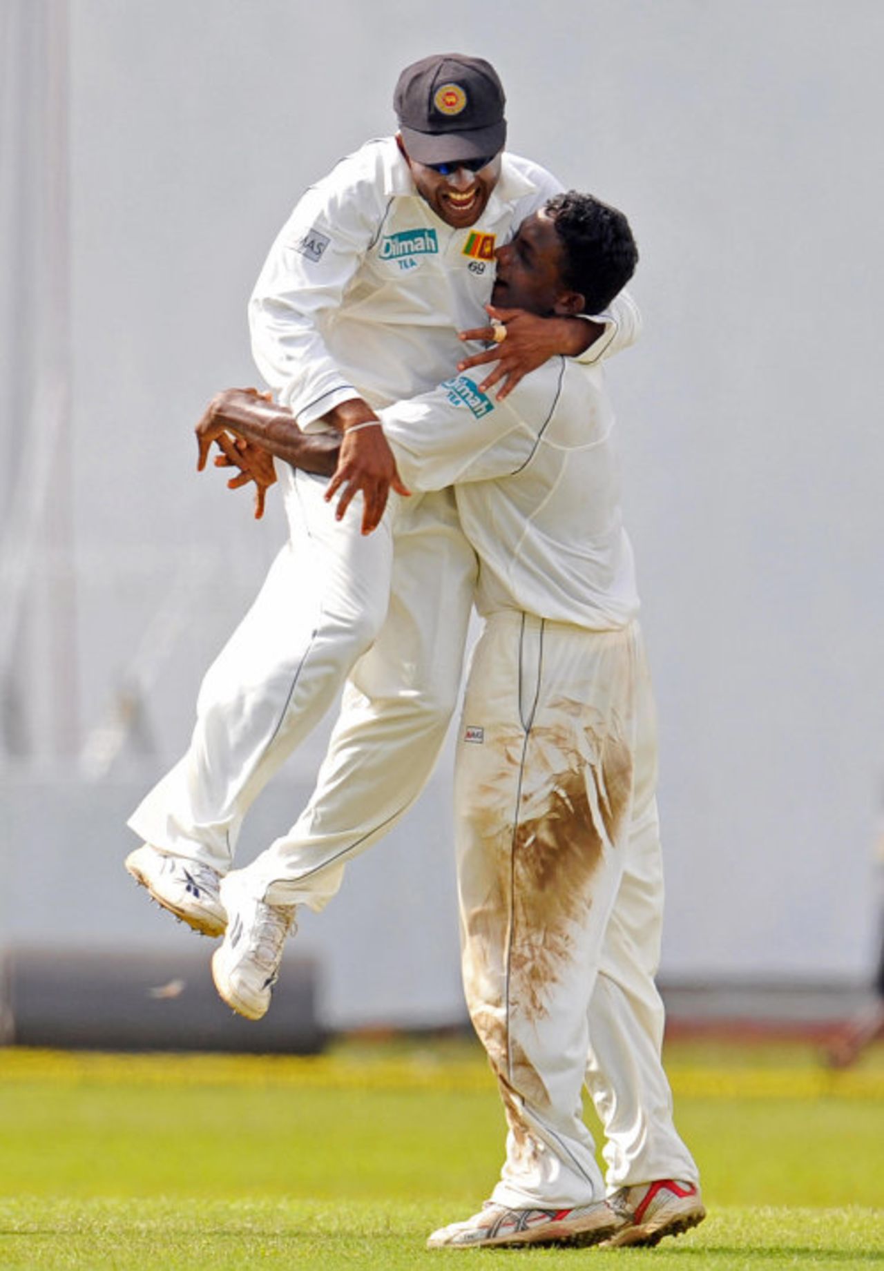 Ajantha Mendis is hugged by Mahela Jayawardene on his first Test wicket, Sri Lanka v India, 1st Test, SSC, Colombo, 3rd day, July 25, 2008