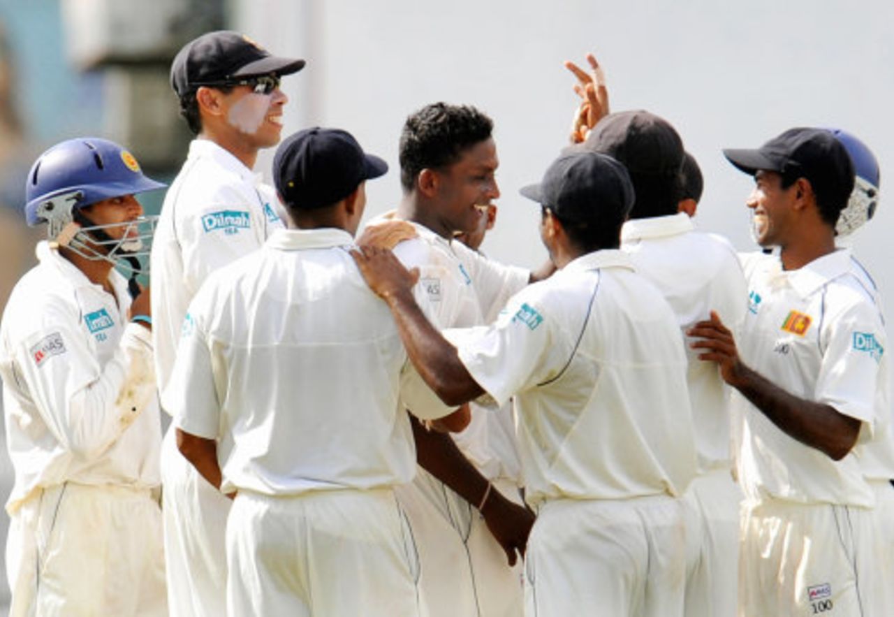 Ajantha Mendis is congratulated on dismissing Rahul Dravid, 1st Test, SSC, Colombo, 3rd day, July 25, 2008