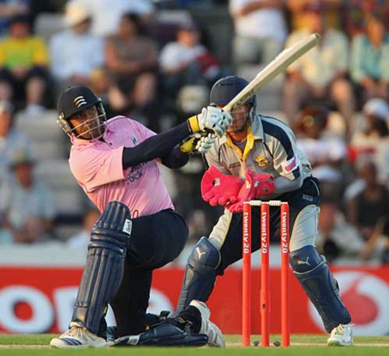 Owais Shah sweeps during his 75 off 35 balls, Kent v Middlesex, Twenty20 Cup final, The Rose Bowl, July 26, 2008