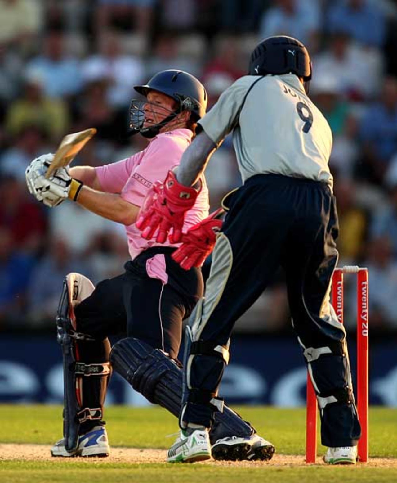 Eoin Morgan brings out a reverse sweep, Kent v Middlesex, Twenty20 Cup final, The Rose Bowl, July 26, 2008