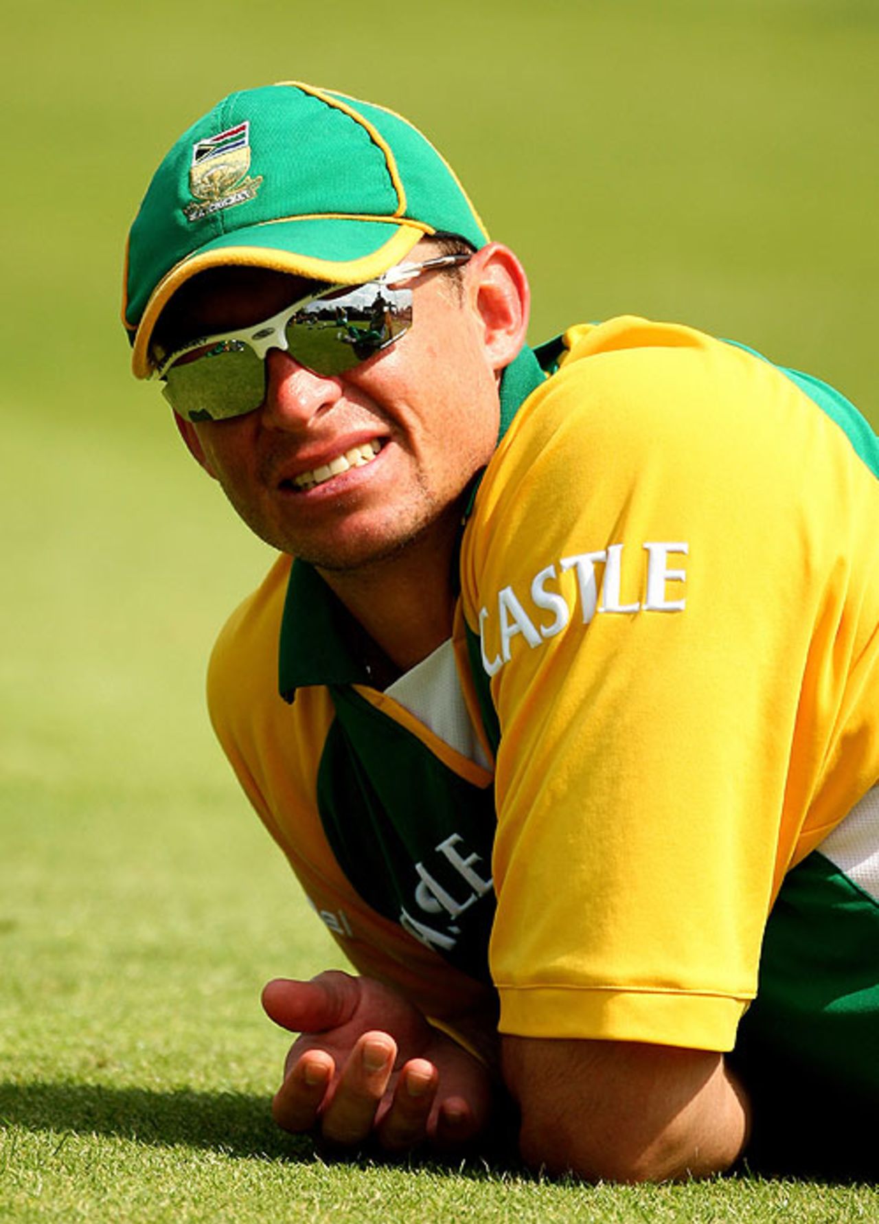 Andre Nel takes a breather during training, England v South Africa, 3rd Test, July 28, 2008