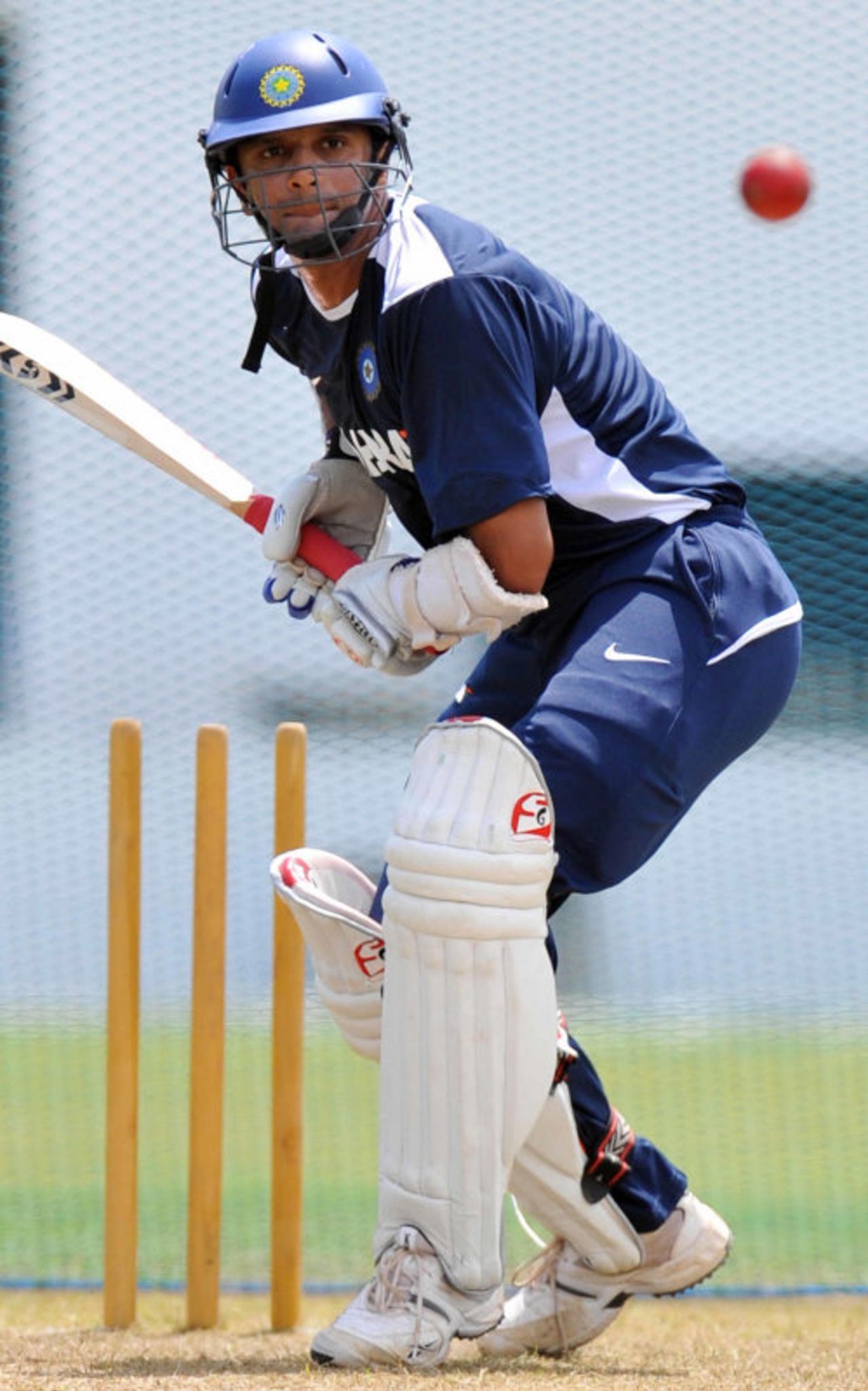 Rahul Dravid watches the ball closely before playing a shot, Galle, July 29, 2008 