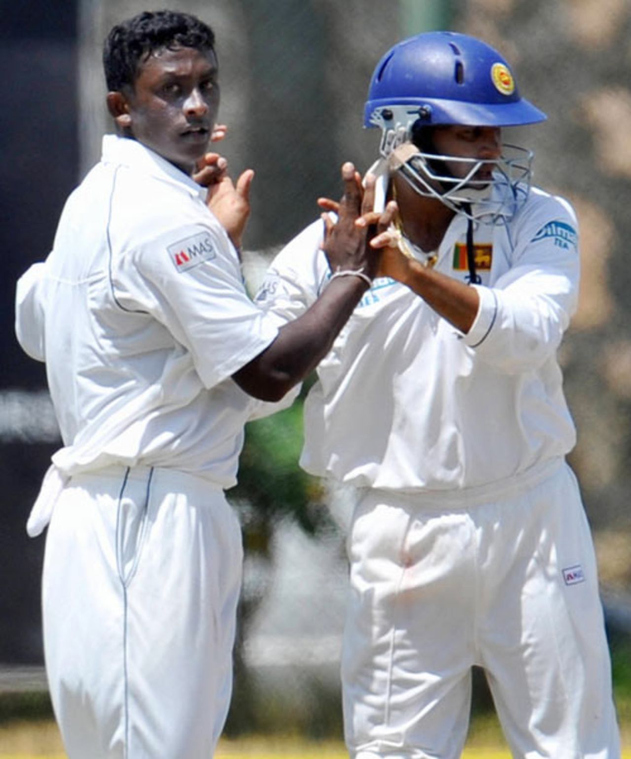 Ajantha Mendis is congratulated by Tillakaratne Dilshan, Sri Lanka v India, 2nd Test, Galle, 2nd day, August 1, 2008