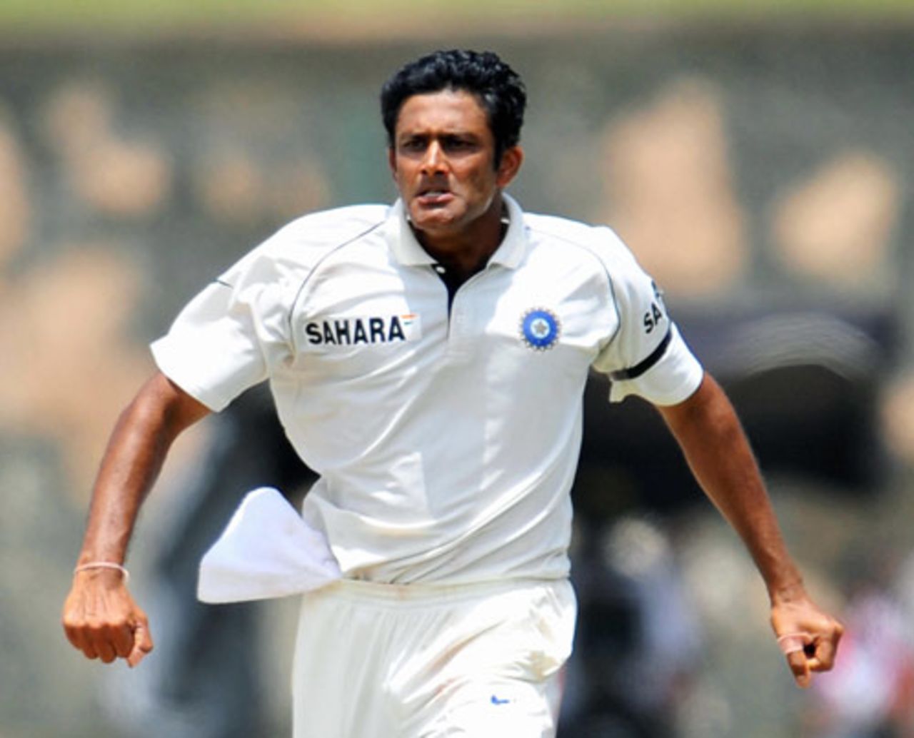 Anil Kumble is charged up after getting Mahela Jayawardene's wicket, Sri Lanka v India, 2nd Test, Galle, 3rd day, August 2, 2008