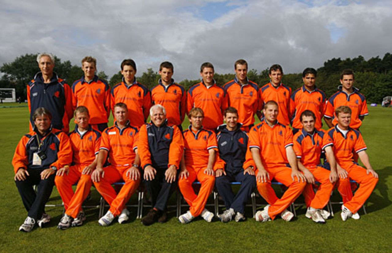 The Netherlands squad poses for photos, Kenya v Netherlands, Group B, ICC World Twenty20 Qualifier, Belfast, August 2, 2008