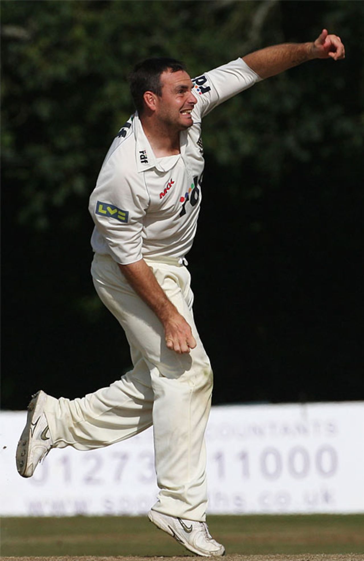Mike Yardy in action, Sussex v Somerset, Horsham, August 2, 2008