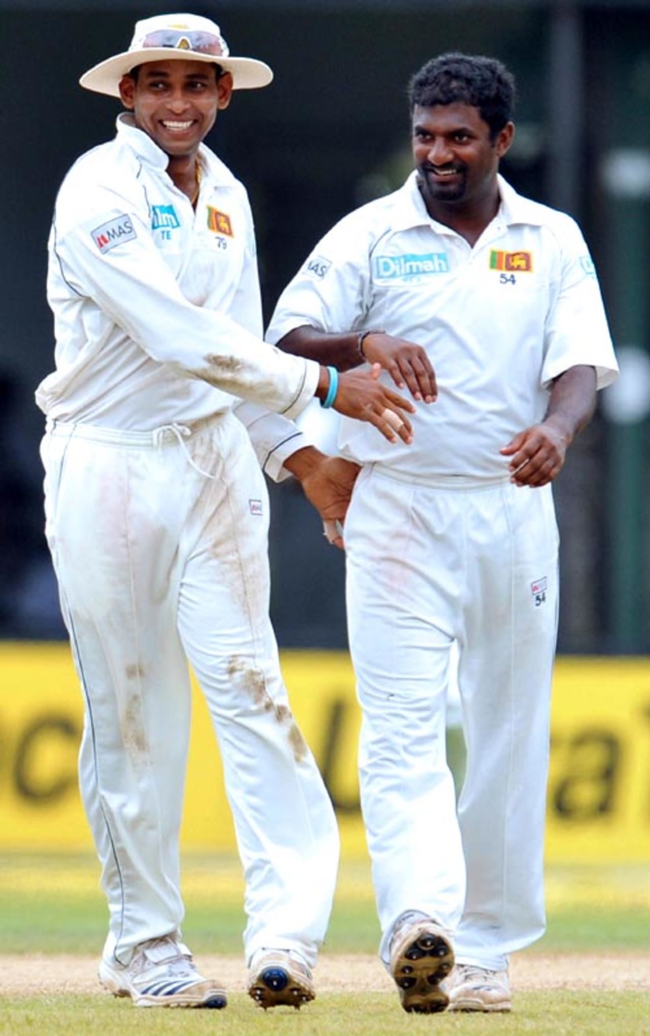 Tillakaratne Dilshan and Muttiah Muralitharan celebrate Sourav Ganguly's wicket, Sri Lanka v India, 3rd Test, PSS, Colombo, 1st day, August 8, 2008