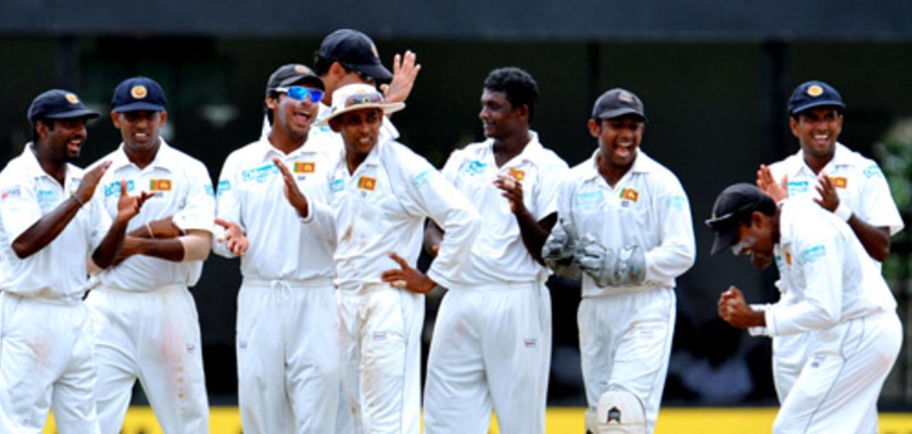 The Sri Lankan players are jubilant after a review goes their way, Sri Lanka v India, 3rd Test, PSS, Colombo, 1st day, August 8, 2008