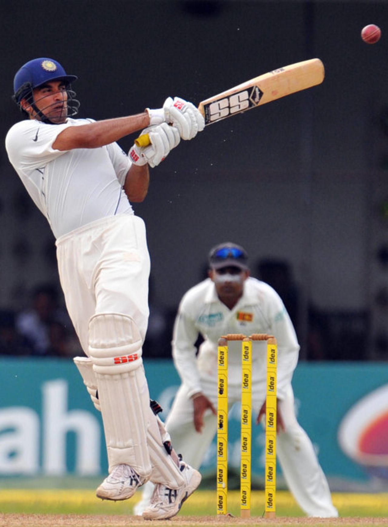 Last man Zaheer Khan frustrated Sri Lanka with a fighting 32, Sri Lanka v India, 3rd Test, PSS, Colombo, 1st day, August 8, 2008