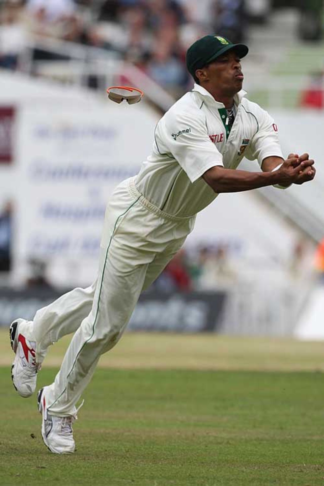 Makhaya Nitni can't reach his second tough catch of the innings, England v South Africa, 4th Test, The Oval, August 8, 2008