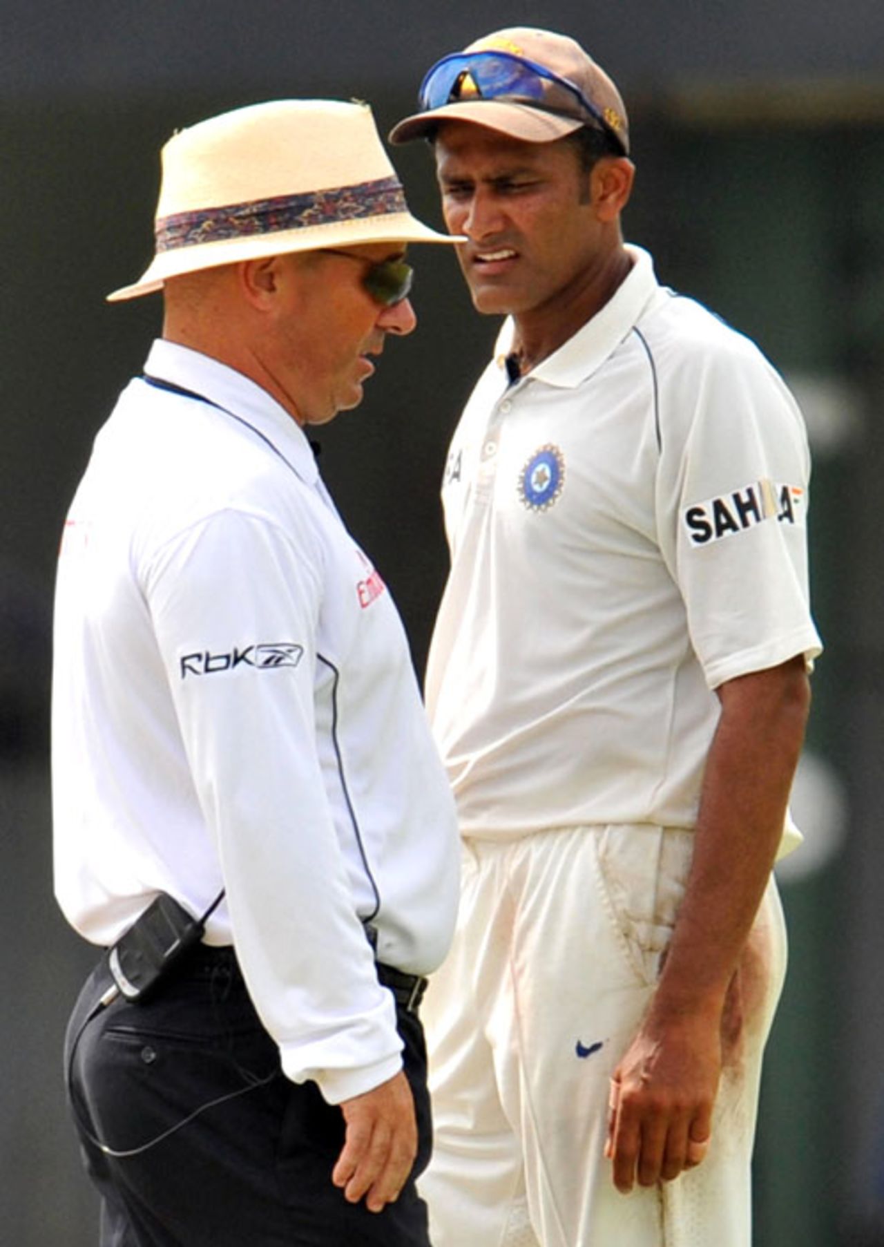 Anil Kumble has a discussion with Mark Benson, Sri Lanka v India, 3rd Test, PSS, Colombo, 2nd day, August 9, 2008
