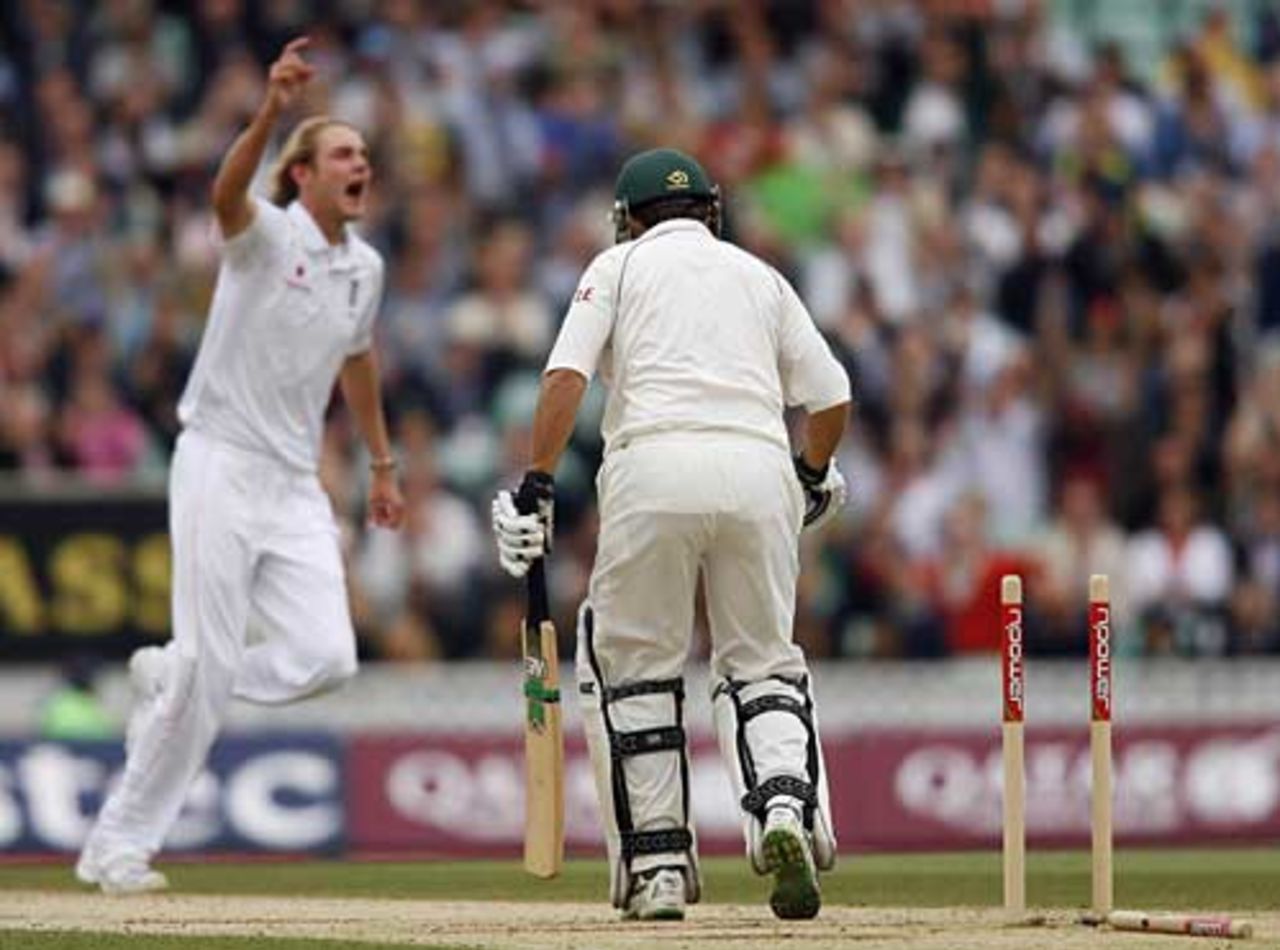 Neil McKenzie is in no doubt he's been removed by Stuart Broad, England v South Africa, 4th Test, The Oval, August 9, 2008