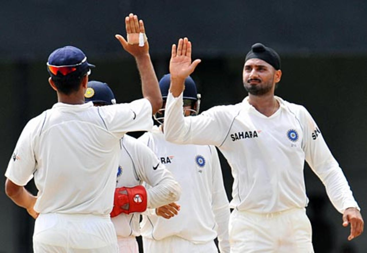Harbhajan Singh celebrates after getting Dammika Prasad out, Sri Lanka v India, 3rd Test, PSS, Colombo, 3rd day, August 10, 2008