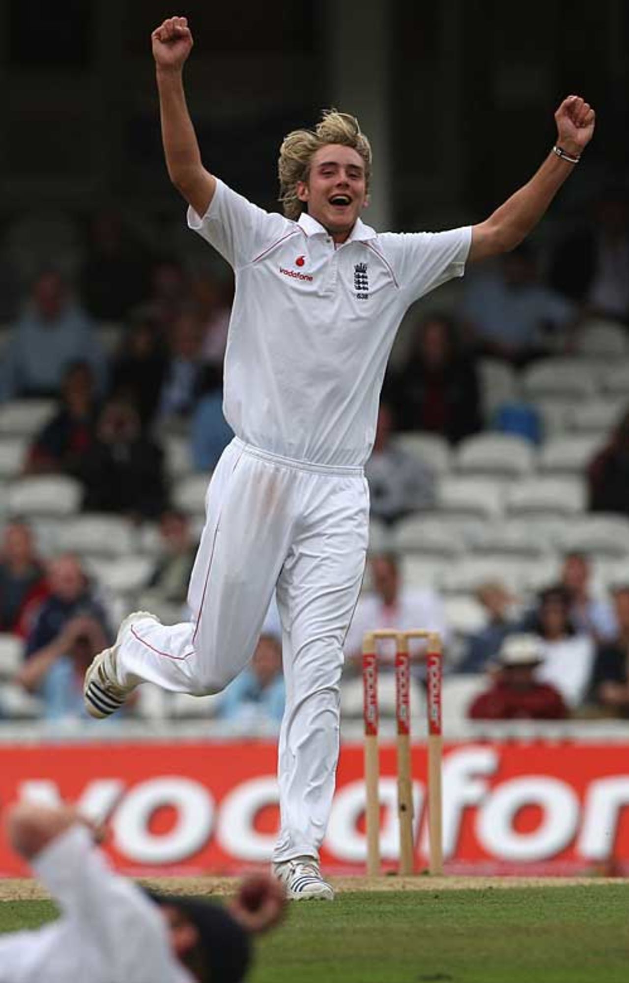 Stuart Broad helped wrap up stubborn South Africa resistance, England v South Africa, 4th Test, The Oval, August 10, 2008
