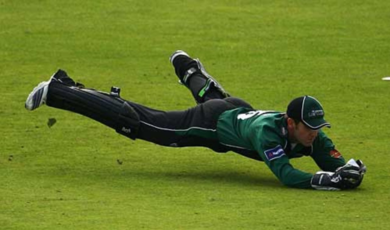 Steven Davies dives full length to catch Faf du Plessis, Lancashire v Worcestershire, Pro40, Old Trafford, August 10, 2008