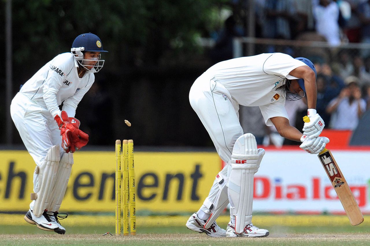 Parthiv Patel stands behind the stumps as Michael Vandort is cleaned up by Harbhajan Singh, Sri Lanka v India, 3rd Test, Colombo, 4th day, August 11, 2008