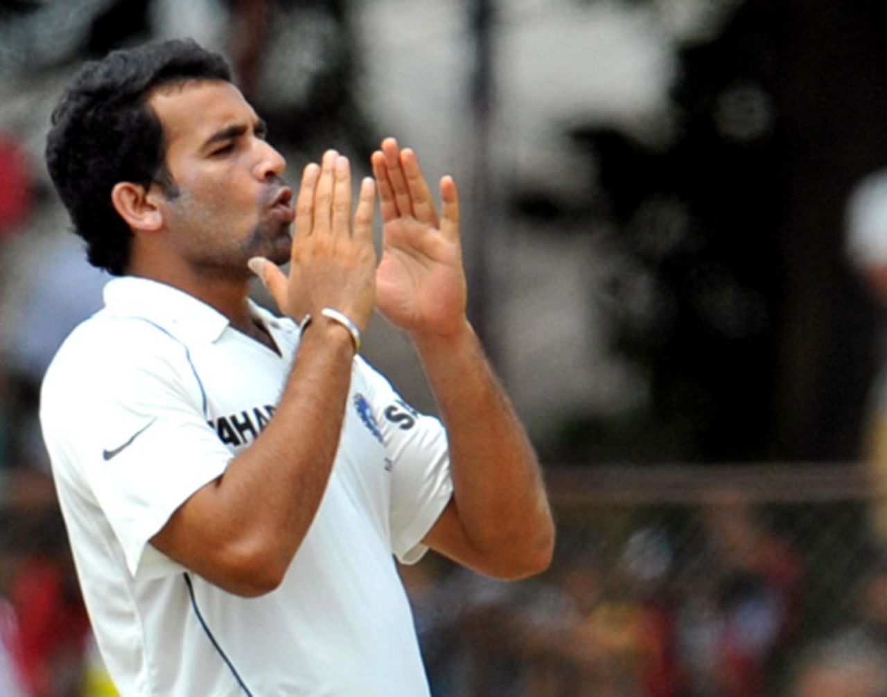 That was close: Zaheer Khan reacts after sending down a delivery, Sri Lanka v India, 3rd Test, Colombo, 4th day, August 11, 2008