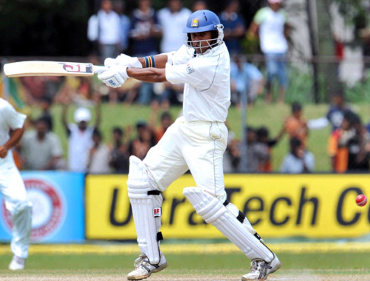 Malinda Warnapura cuts the ball, Sri Lanka v India, 3rd Test, Colombo, 4th day, August 11, 2008