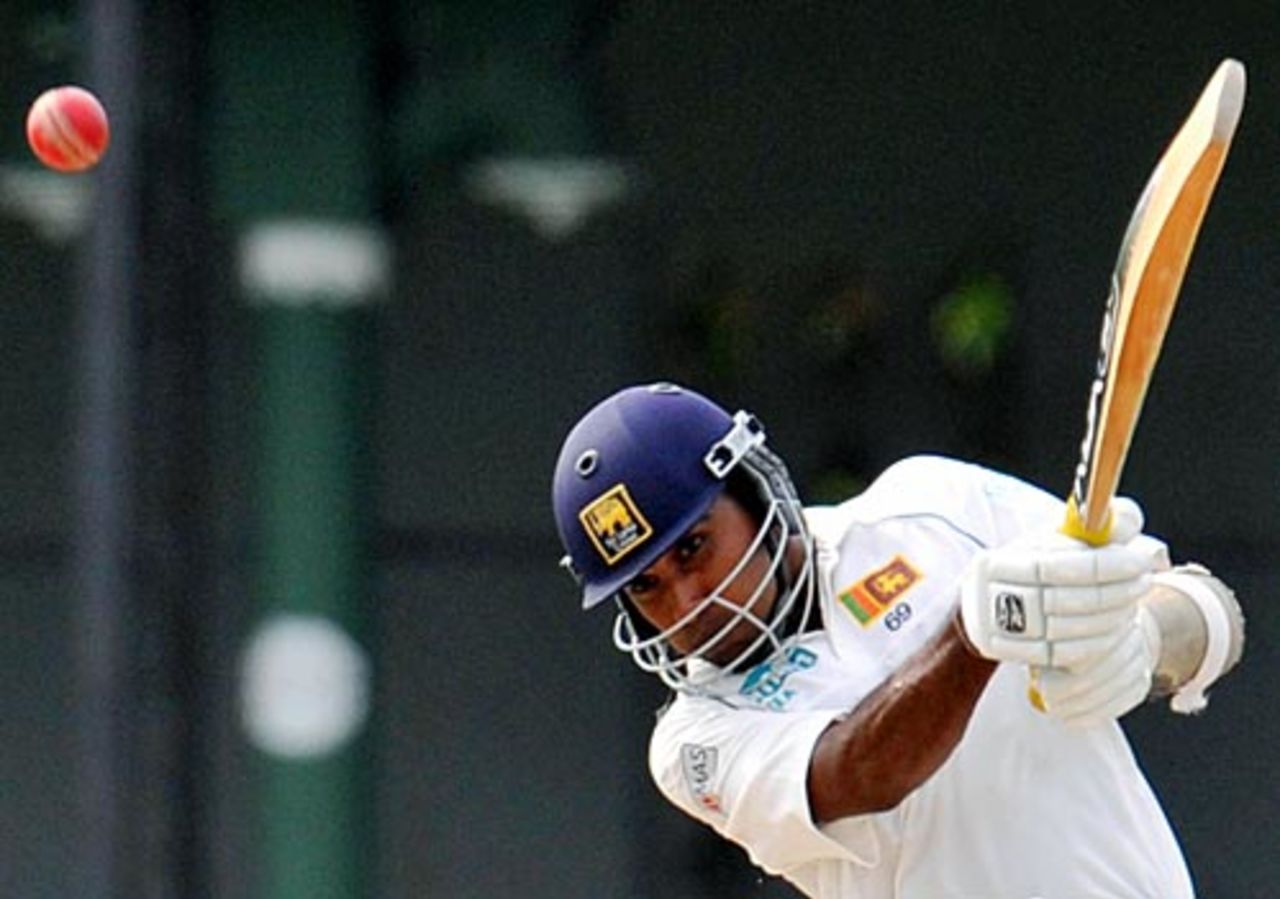 Mahela Jayawardene cuts loose, Sri Lanka v India, 3rd Test, PSS, Colombo, 4th day, August 11, 2008