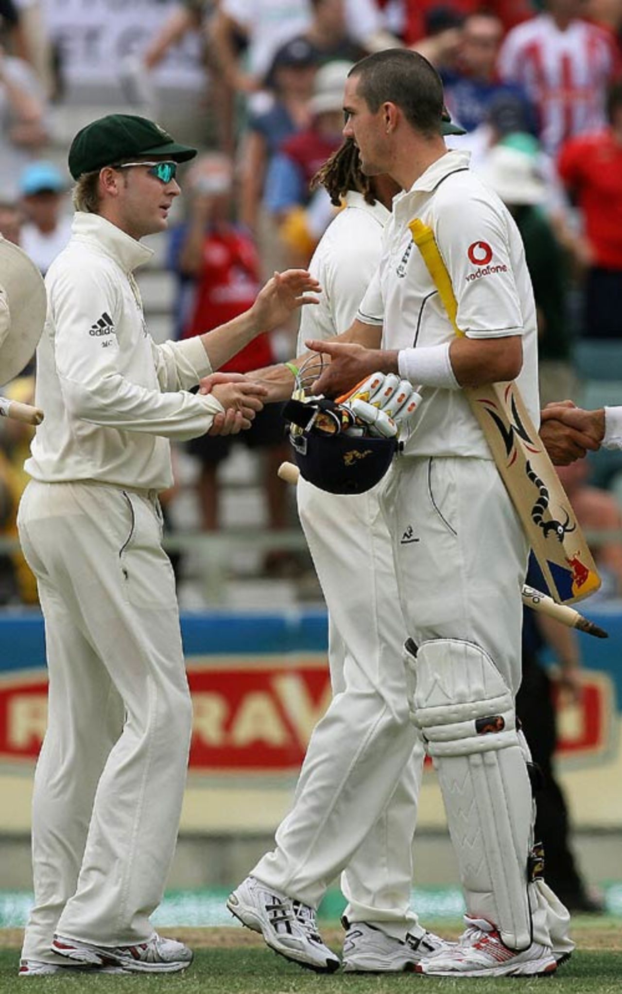 Michael Clarke and Kevin Pietersen shake hands, Australia v England, 3rd Test, Perth, December 18, 2006