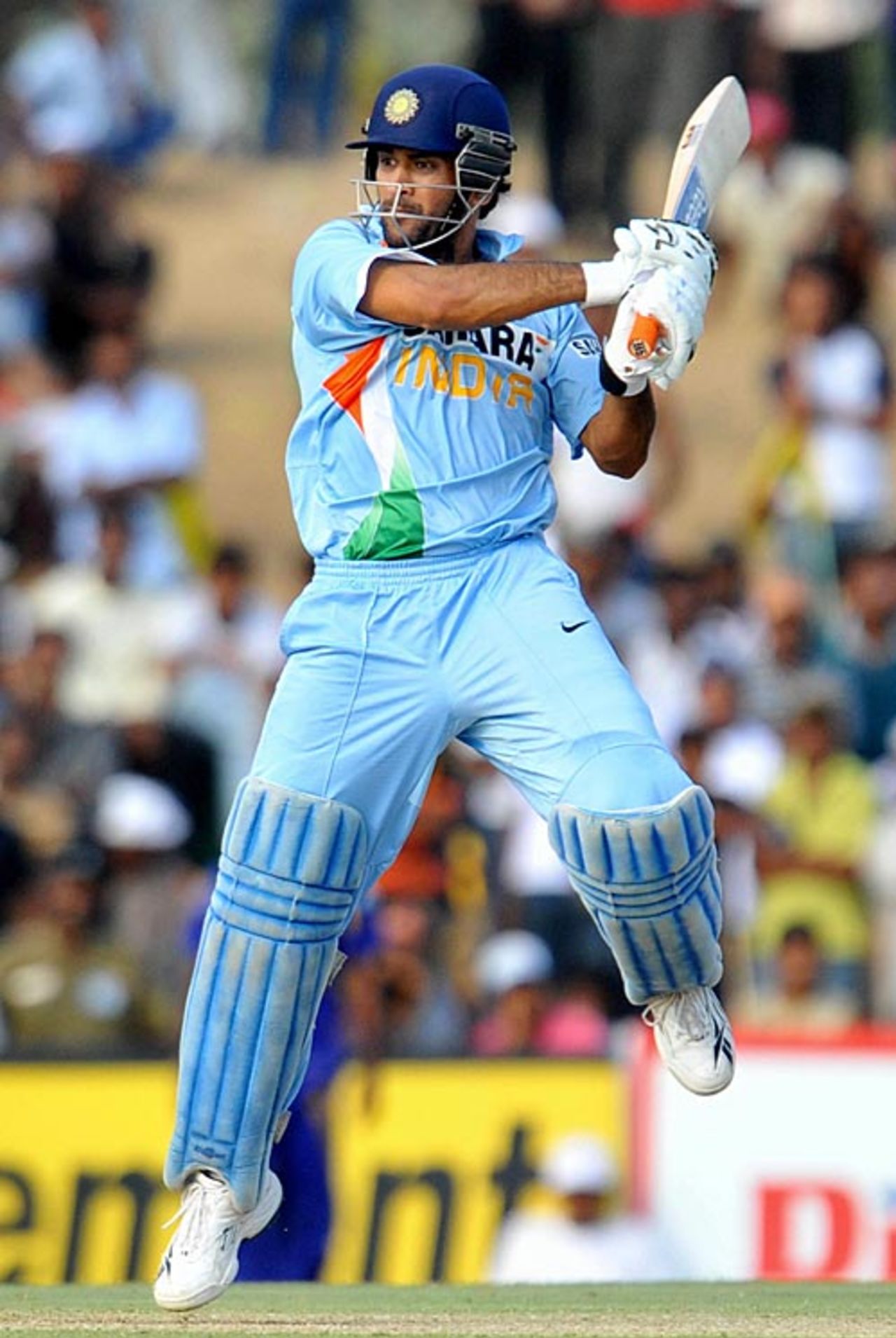 Mahendra Singh Dhoni cuts loose, Sri Lanka v India, 2nd ODI, Dambulla, August 20, 2008