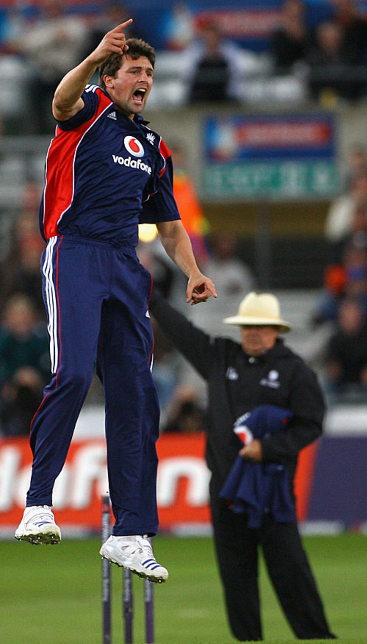 Steve Harmison celebrates the wicket of Graeme Smith, England v South Africa, 1st ODI, Headingley, August 22, 2008
