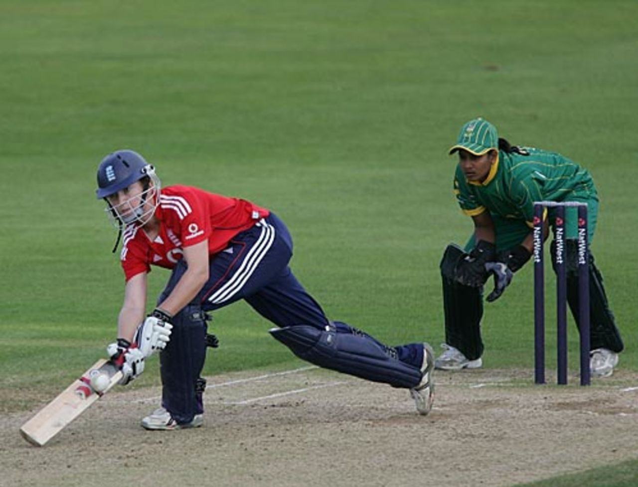 Beth Morgan sweeps, England v South Africa, Women's Twenty20 International, Northampton, August 23, 2008