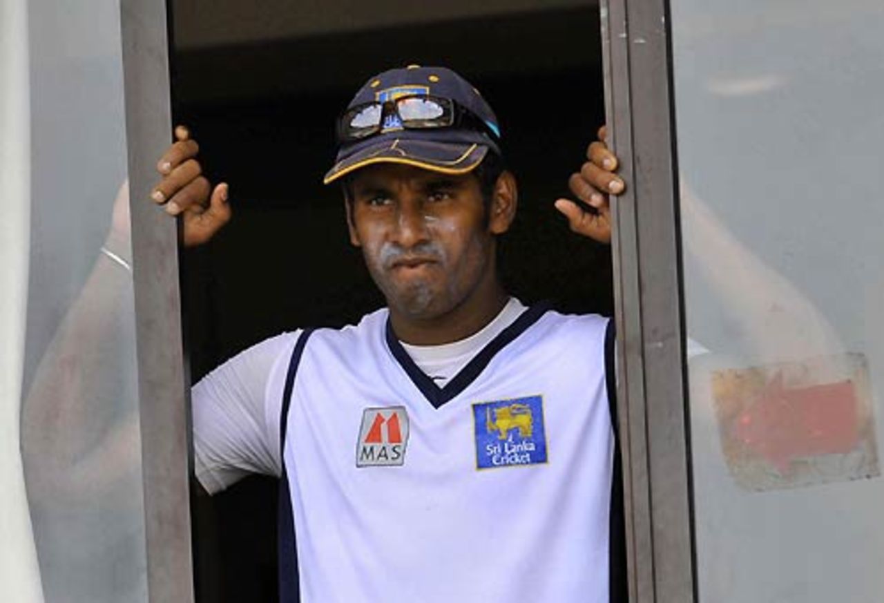 Chaminda Vaas waits for wicket No. 400, Colombo, August 23, 2008 