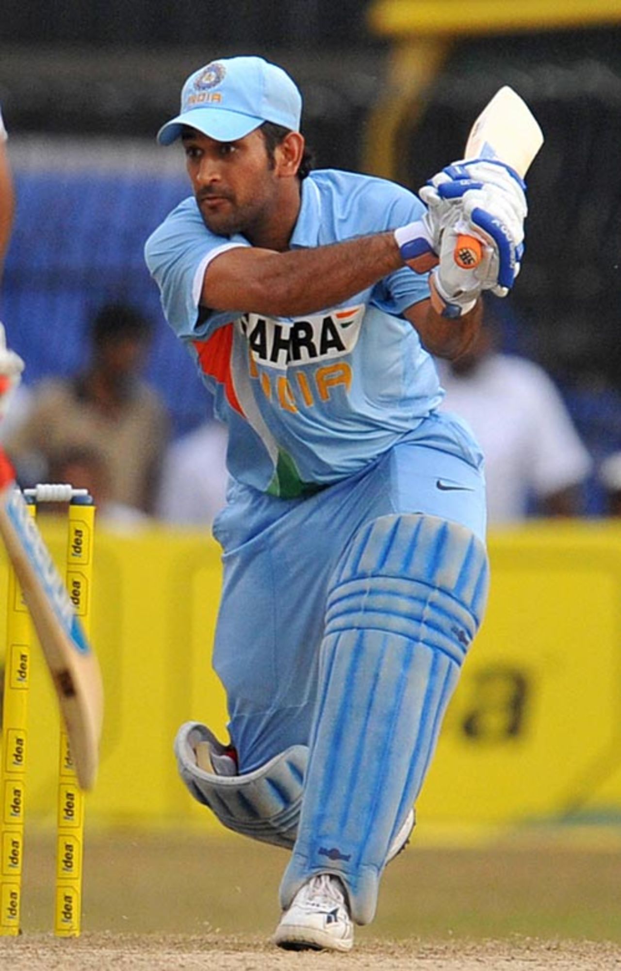 Mahendra Singh Dhoni cuts loose in the final overs, Sri Lanka v India, 3rd ODI, Premadasa Stadium, Colombo, August 24, 2008