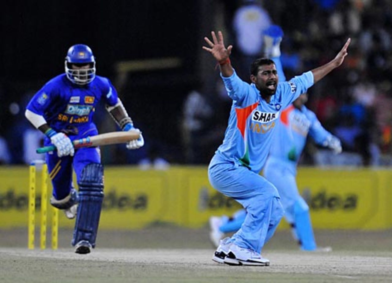 Praveen Kumar appeals for an lbw against Chamara Kapugedera, Sri Lanka v India, 3rd ODI, Premadasa Stadium, Colombo, August 24, 2008
