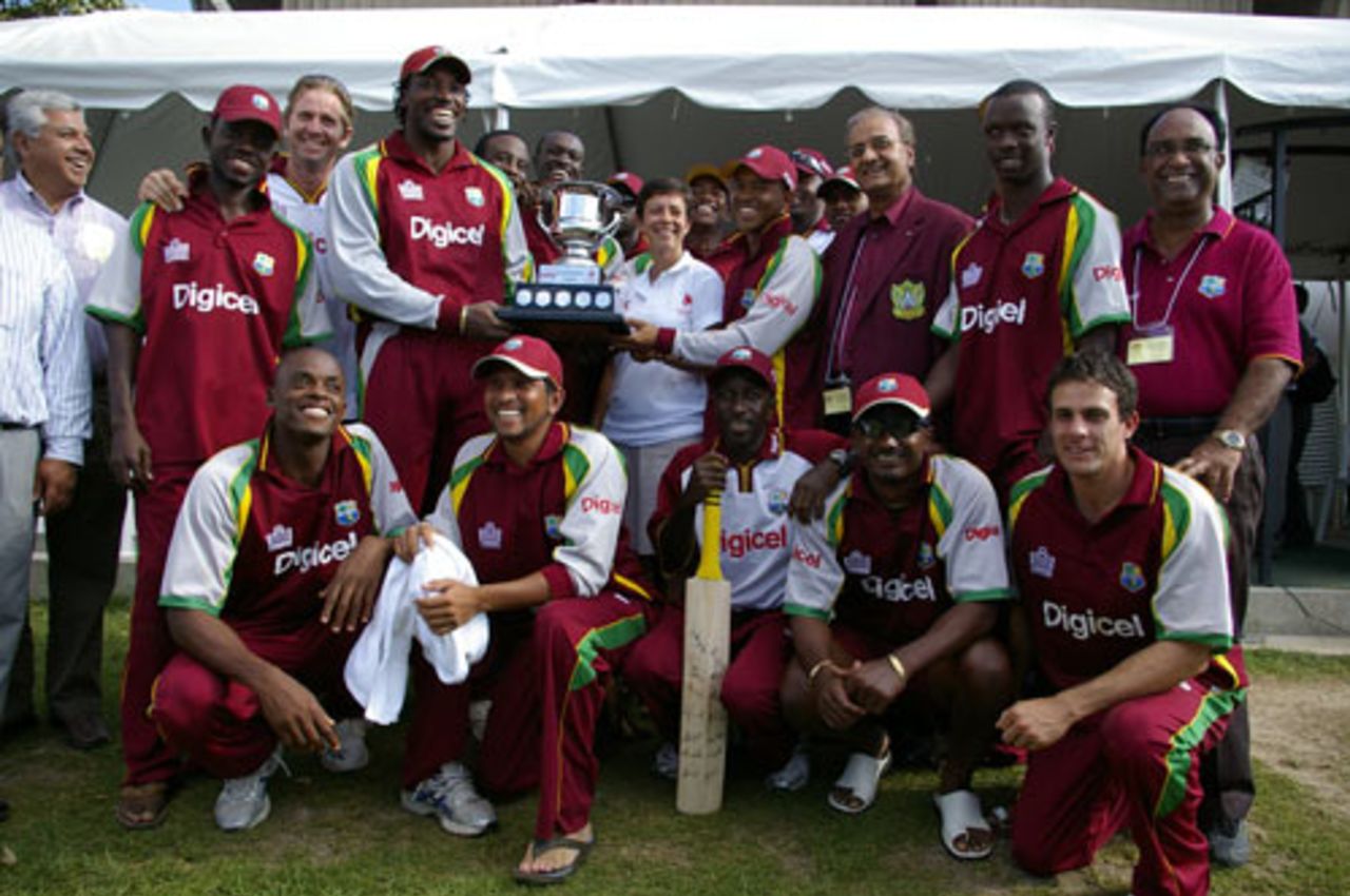 The West Indian team are all smiles after winning the tournament, Canada v West Indies, Tri-Series, final, King City, August 24, 2008 