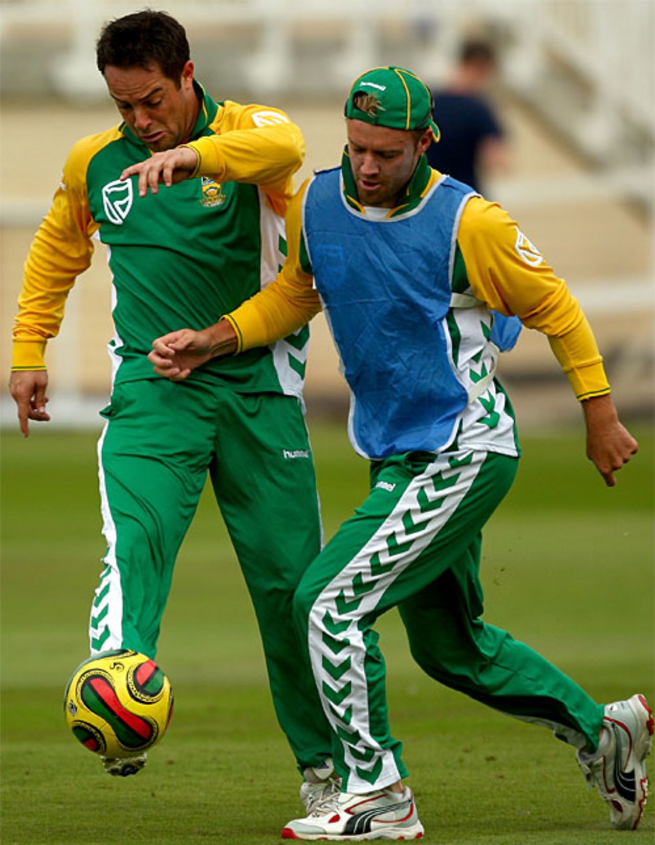 Mark Boucher and AB de Villiers engage in some practice ahead of the one-dayer at Trent Bridge, Trent Bridge, August 25, 2008