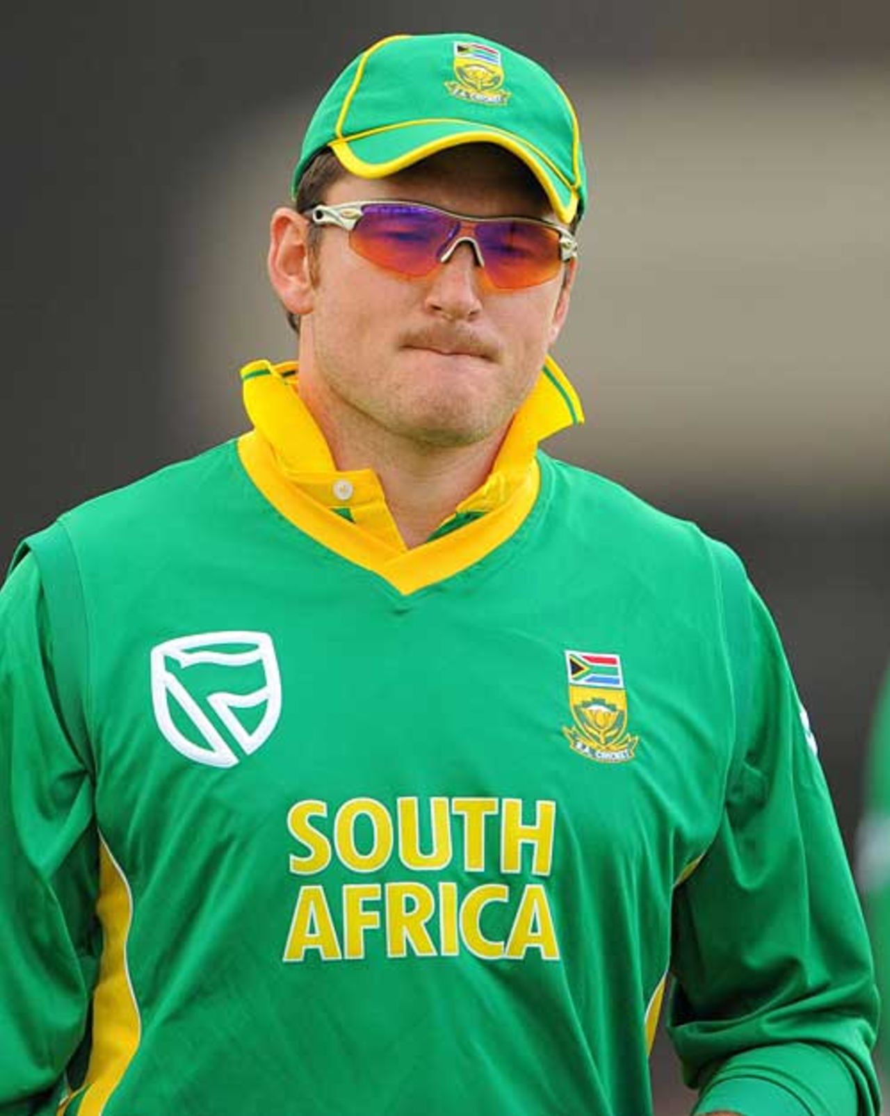 Graeme Smith contemplates a forgettable day for his team, England v South Africa, 2nd ODI, Trent Bridge, August 26, 2008