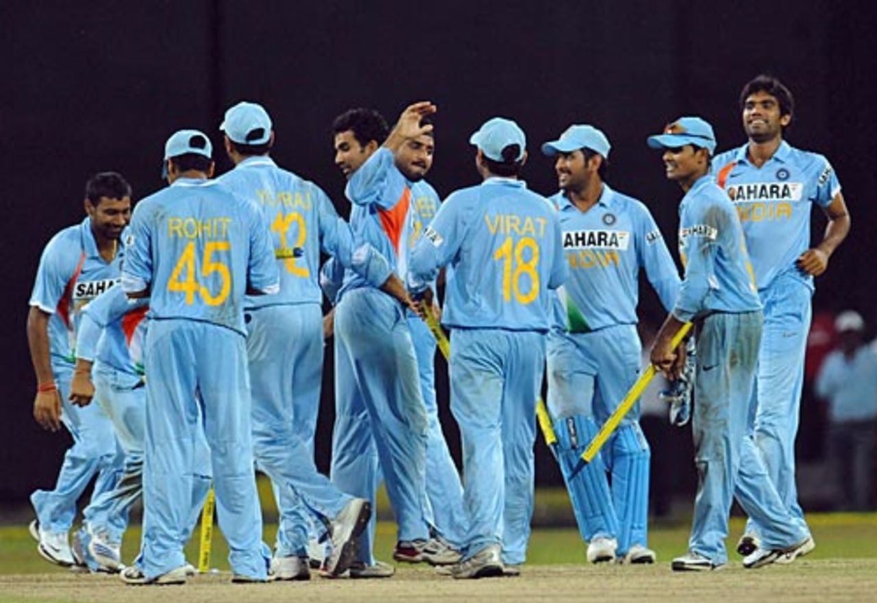 Indian players celebrate the series victory, Sri Lanka v India, 4th ODI, Colombo, August 27, 2008