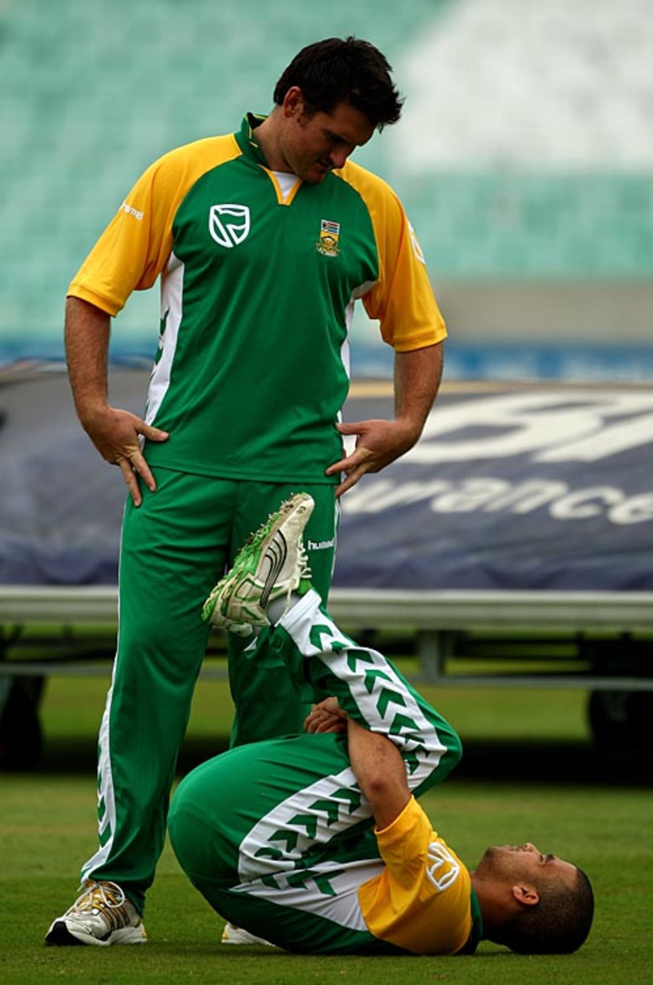 Graeme Smith has a word with Jean-Paul Duminy, The Oval, August 28, 2008