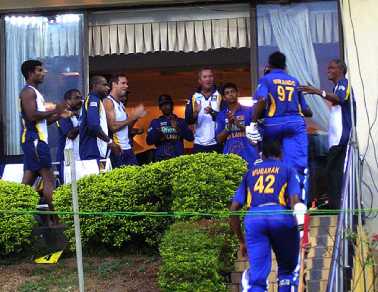 Thilan Thushara gets a warm reception at the Sri Lankan dressing room, Sri Lanka v India, 5th ODI, Colombo, August 29, 2008 
